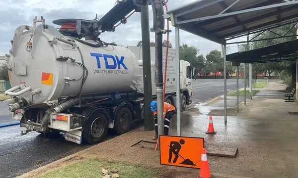 Drain+Cleaning+2-640w