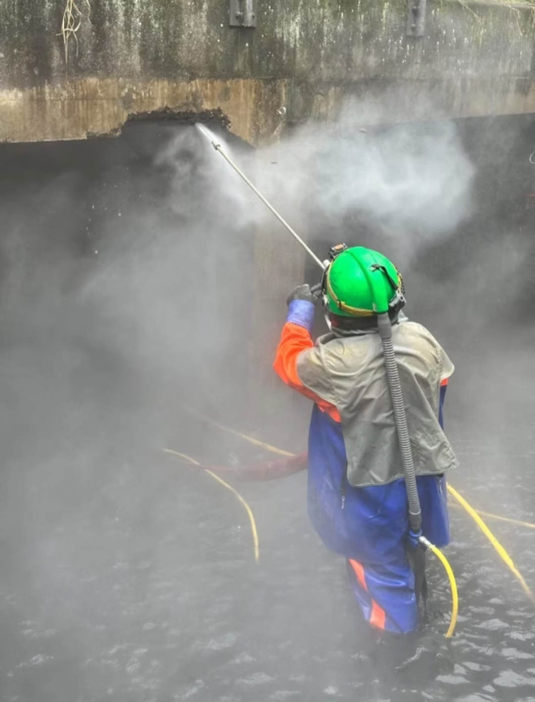 High pressure water jetting